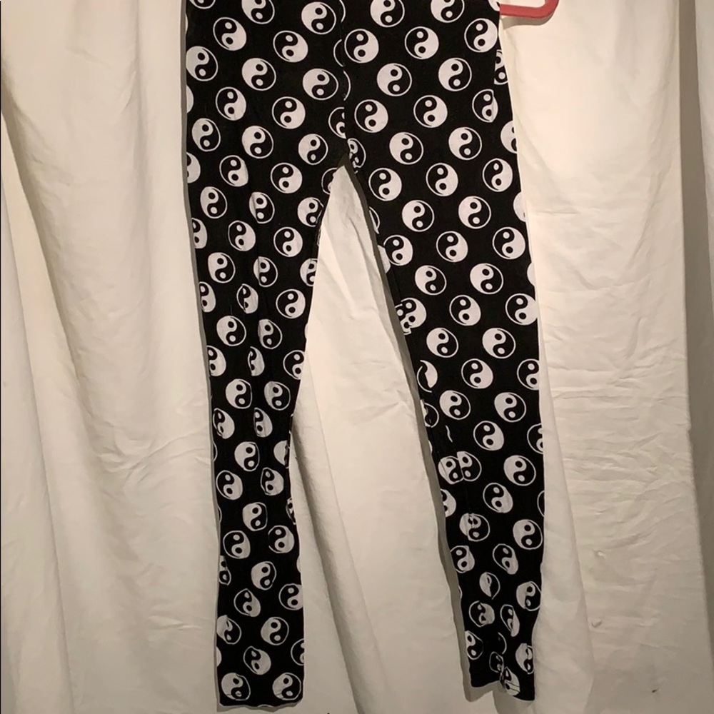 3/12 Leggings ying yang pattern made in UK fits
